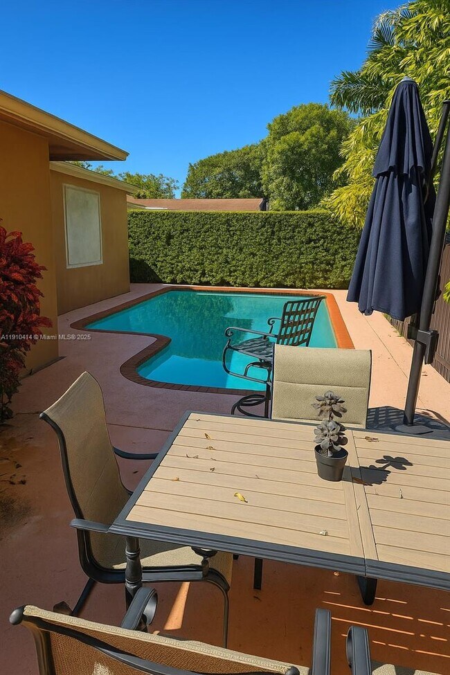 Foto del edificio - 9313 NW 24th Pl