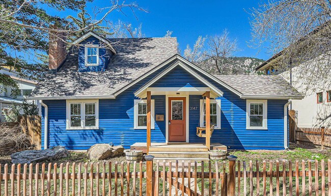 Vista frontal de la casa - 3147 8th St