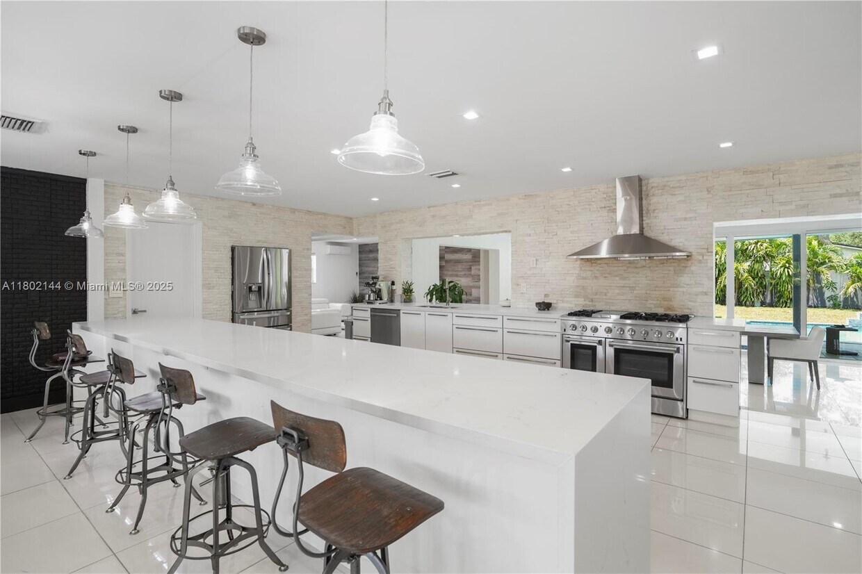 Foto principal - 5501 SW 8th St