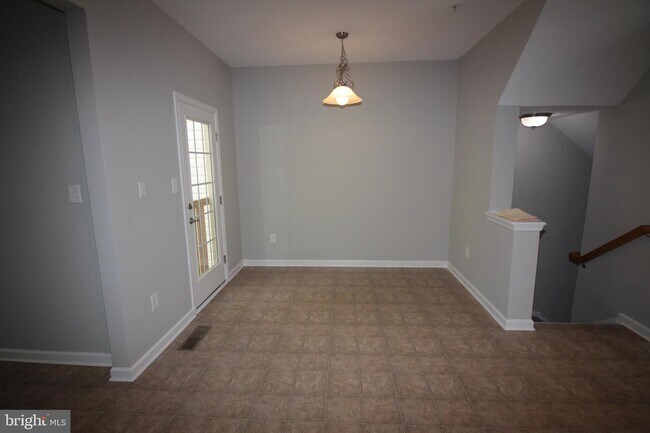 Foto del edificio - 922 Hopkins Corner