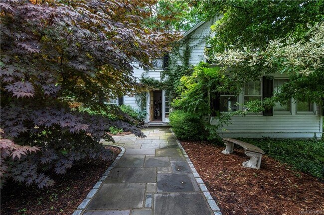 Building Photo - 15 Closter Rd