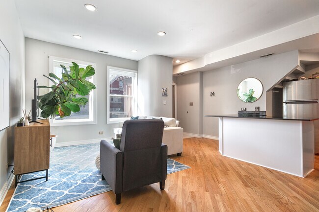 Foto del edificio - 3047 N Clybourn Ave