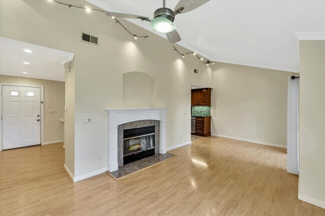 Foto del edificio - 3717 Clayton Rd