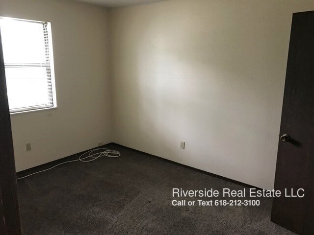 Building Photo - 913 Joliet Dr