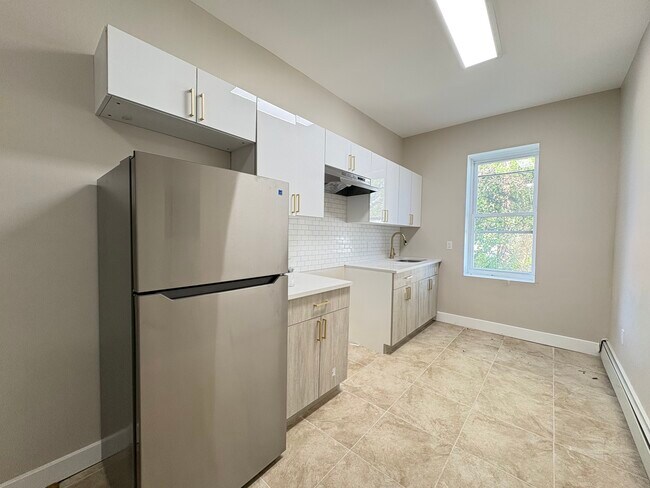 856 S 16th 3F - 856 S 16th St