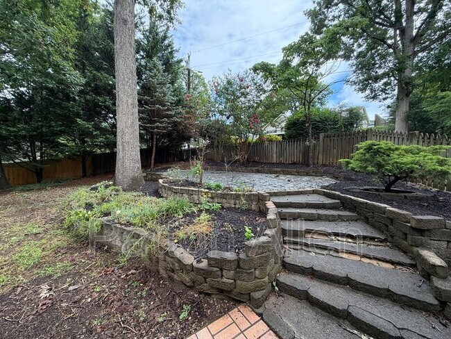 Building Photo - 78 Pine Cone Dr