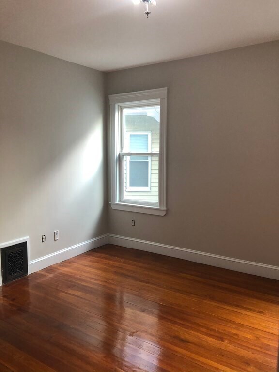 Building Photo - 10 Belfort St