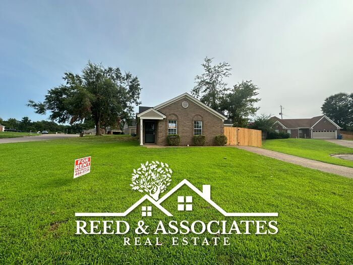 Conveniently Located Raleigh Home House for Rent in Memphis, TN