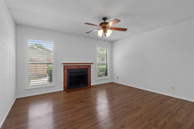 Building Photo - 1801 W Spring Creek Pkwy