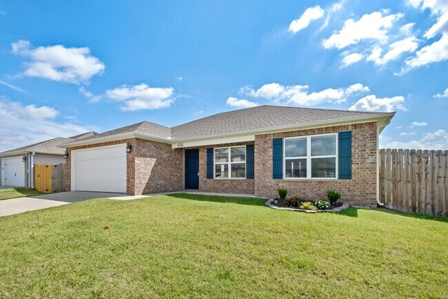 Foto del edificio - Beautiful 3 Bedroom in Lowell!