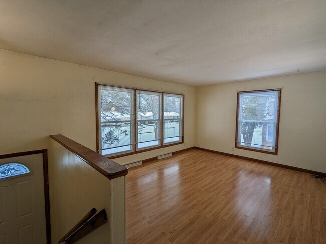 Building Photo - 5121 Manitowoc Pkwy