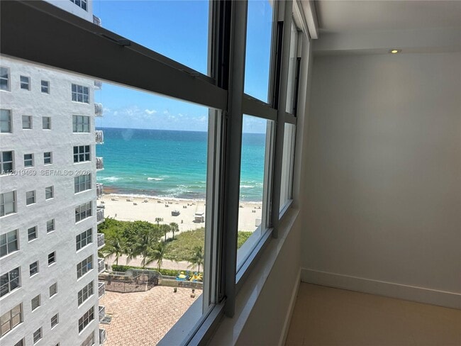 Building Photo - 6039 Collins Ave