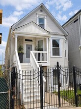 Building Photo - 2835 N Ridgeway Ave
