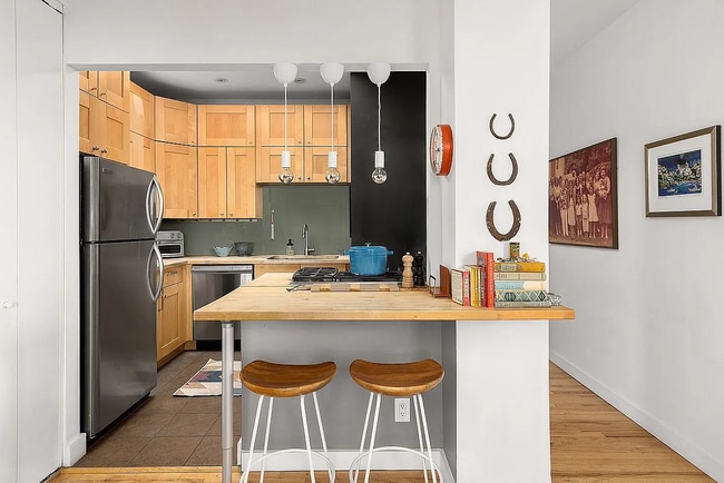 Building Photo - Tiffany Pl