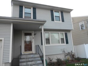 Building Photo - 131 Infield St