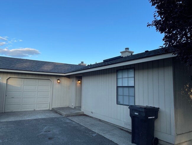 Building Photo - 201 N 80th Ave