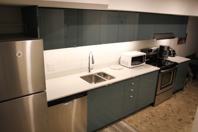 Building Photo - 445 Ontario St