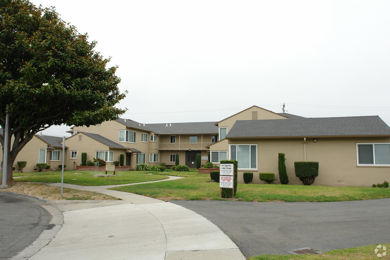 Primary Photo - Pajaro Circle Apartments