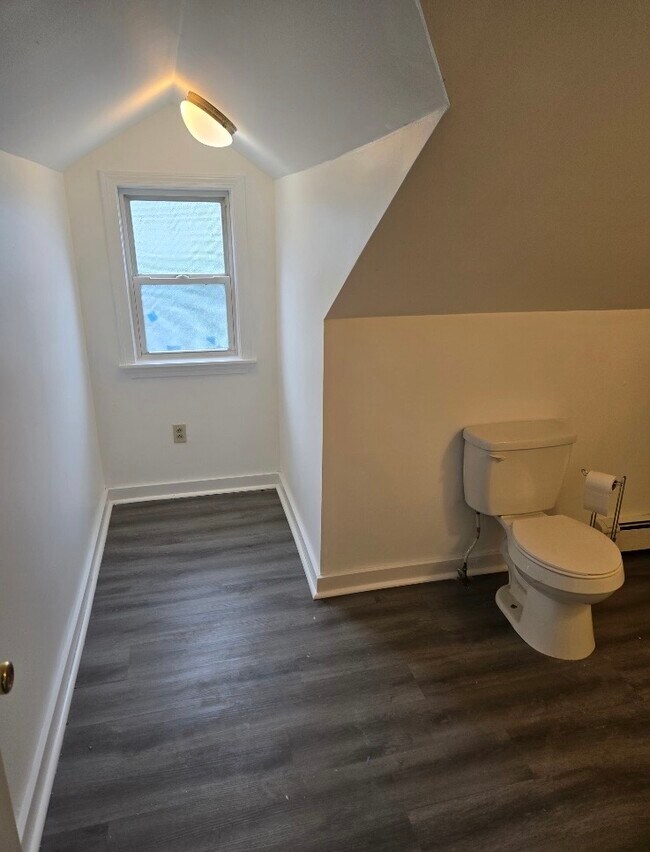 Foto del edificio - 576 Maine Ave