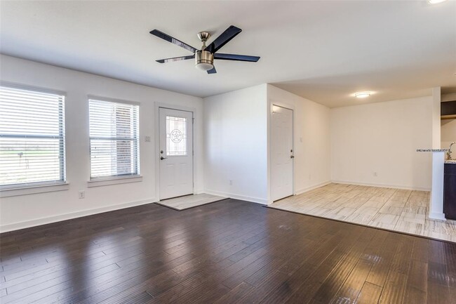 Building Photo - 519 Wood Dr