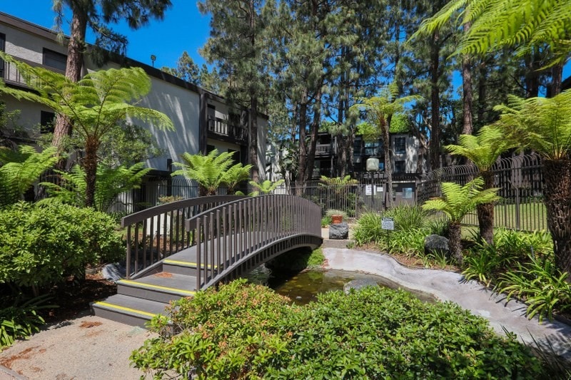 8650 Gulana Ave, Playa Del Rey, CA 90293 Condo for Rent in Playa Del