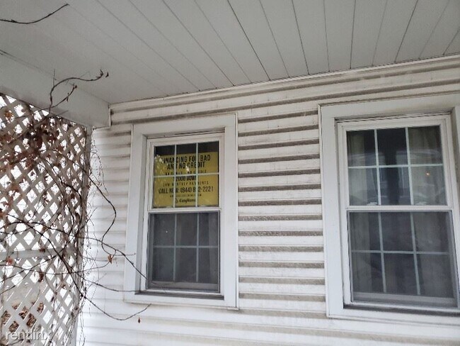 Foto del edificio - 2 br, 1 bath House - 205 E George St 1 Unit 1