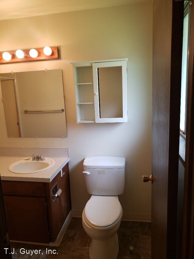 Foto del edificio - 3 br, 1.5 bath House - 556 Avery Road W.