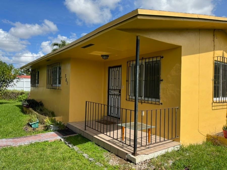 301 NW 76th Ave, Miami, FL 33126 House Rental in Miami, FL
