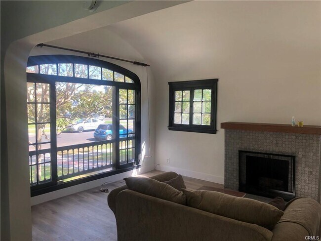 Building Photo - 1951 Midvale Ave