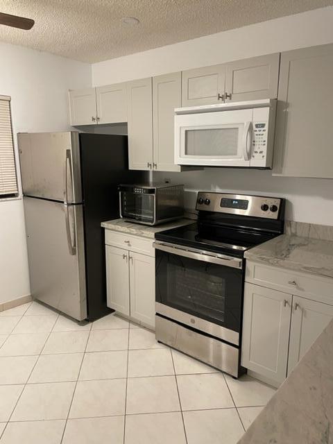 Foto del edificio - 15301 Pembridge Ave