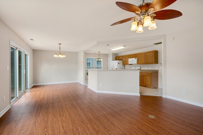 Foto del edificio - 5020 Babbling Brook Dr
