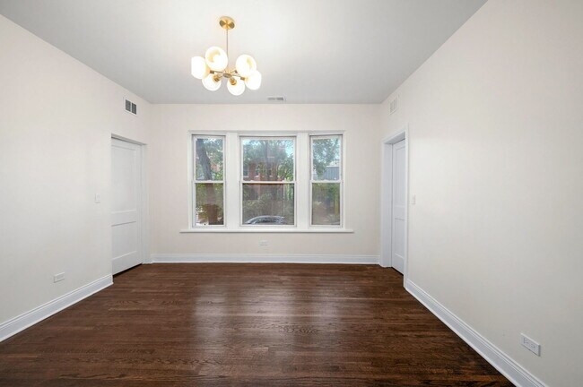Foto del edificio - 1338 W Hollywood Ave