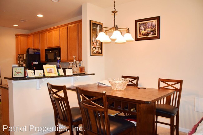 Foto del edificio - 19410 Diamond Lake Dr