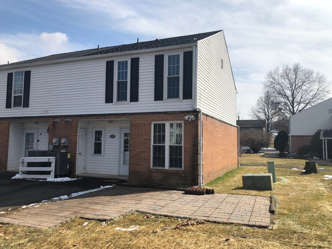 27 Village Pointe Ln, Danville, PA 17821 Townhome Rentals in Danville