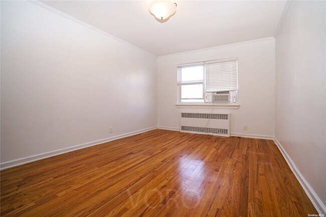 Foto del edificio - 43-40 157th St