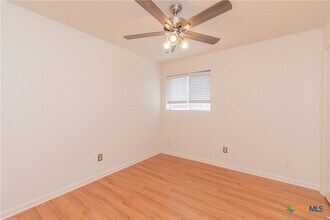 Building Photo - 2907 Lantana Dr