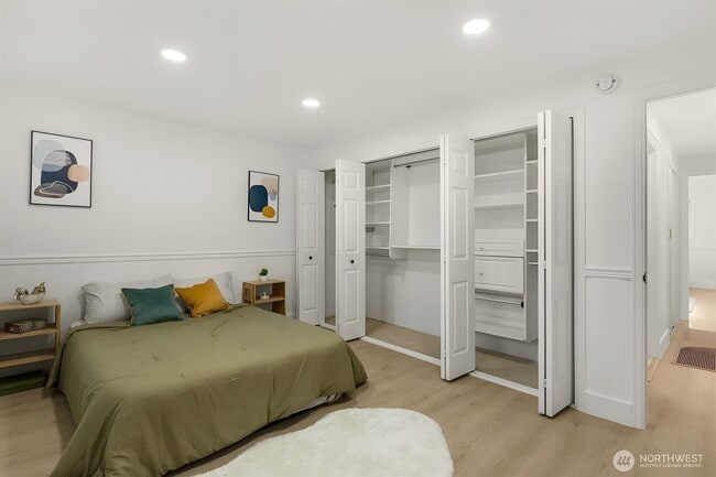 Foto del edificio - 14527 NE 40th St