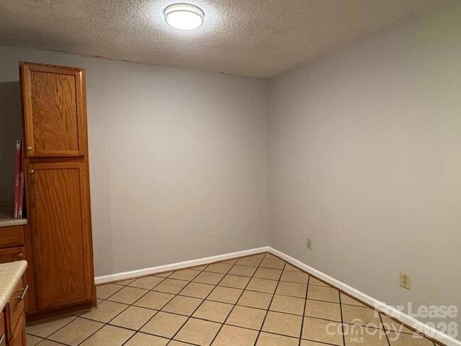 Building Photo - 411 Ludwick Ave