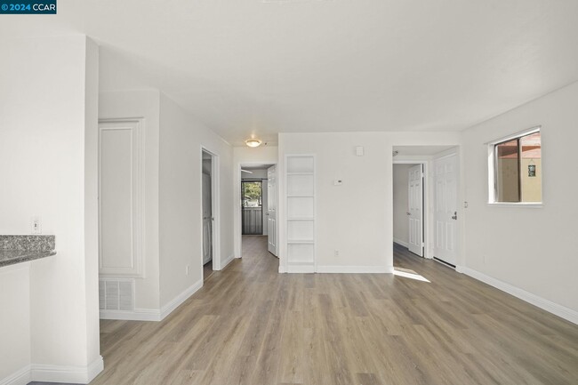 Building Photo - 2520 Walters Way
