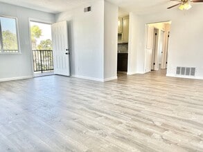 Building Photo - 4549 Greenholme Dr