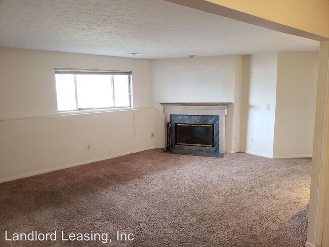 Building Photo - 4750 Oak Point Rd