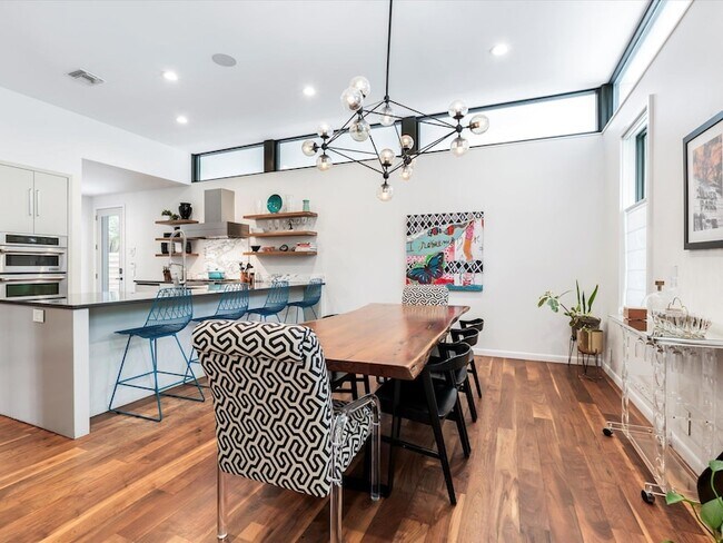 Foto del edificio - 1703 Dexter St