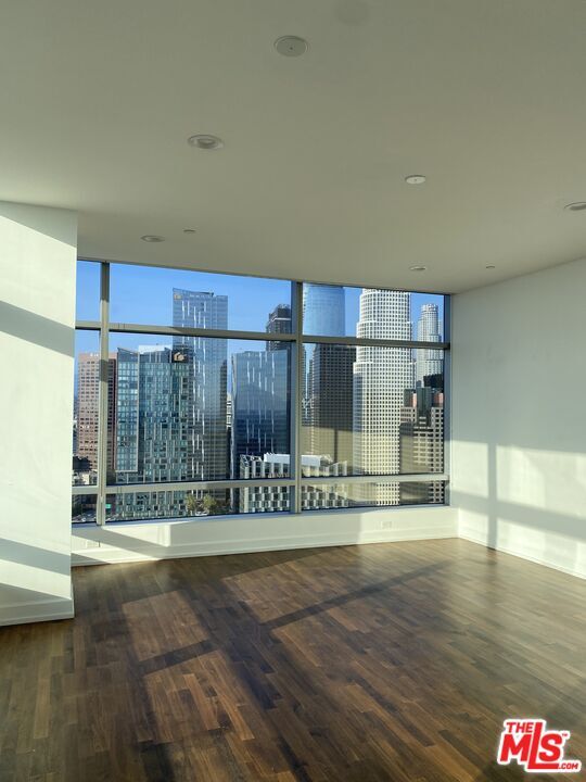 900 W Olympic Blvd Unit 31J, Los Angeles, CA 90015 Condo for Rent in