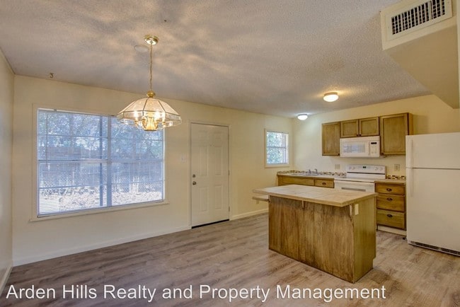 Building Photo - 311 Secret Valley Dr