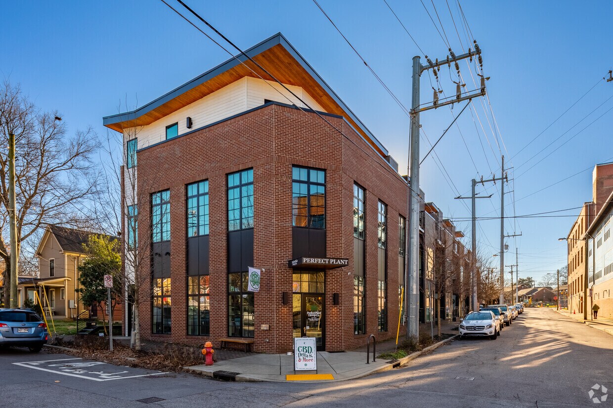 Primary Photo - 7th and Taylor