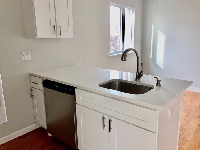 Foto del edificio - 5358 Addison St