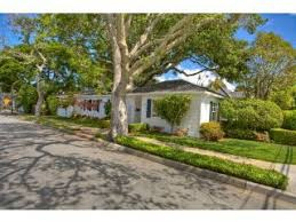 Foto principal - Beautiful Home in Burlingame!!