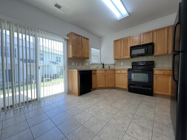 Foto del edificio - 3027 Summerfield Ridge Ln