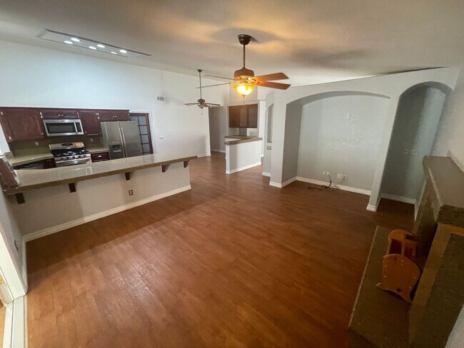 Building Photo - Eagle Ranch - Ventana Home, 4 Bedrooms 2 B...