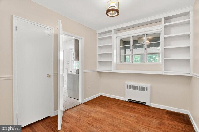 Foto del edificio - 3316 Gumwood Dr